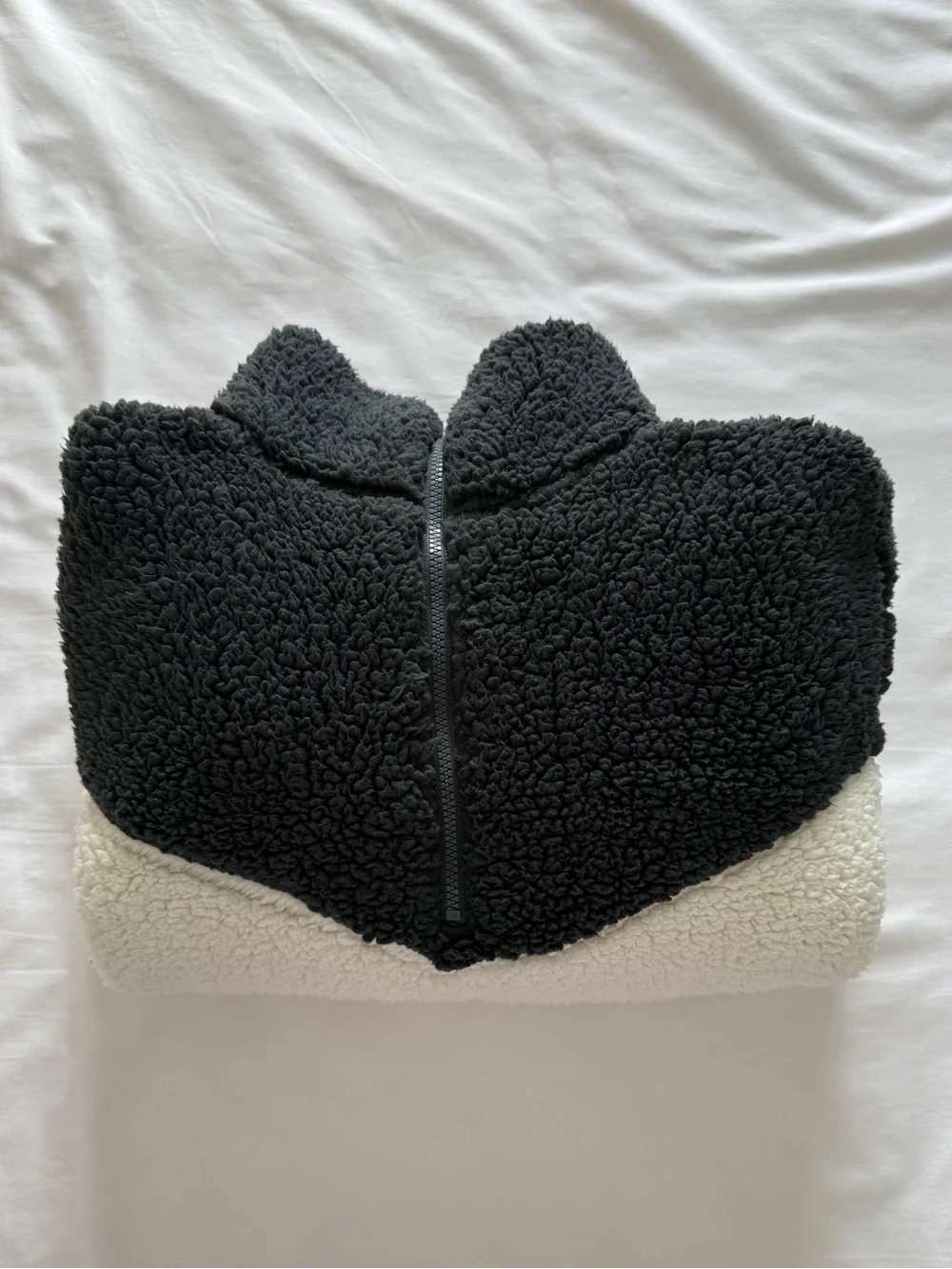 Two-Tone Sherpa Pullover Jacket in Black & Cream - Picture 15 of 15